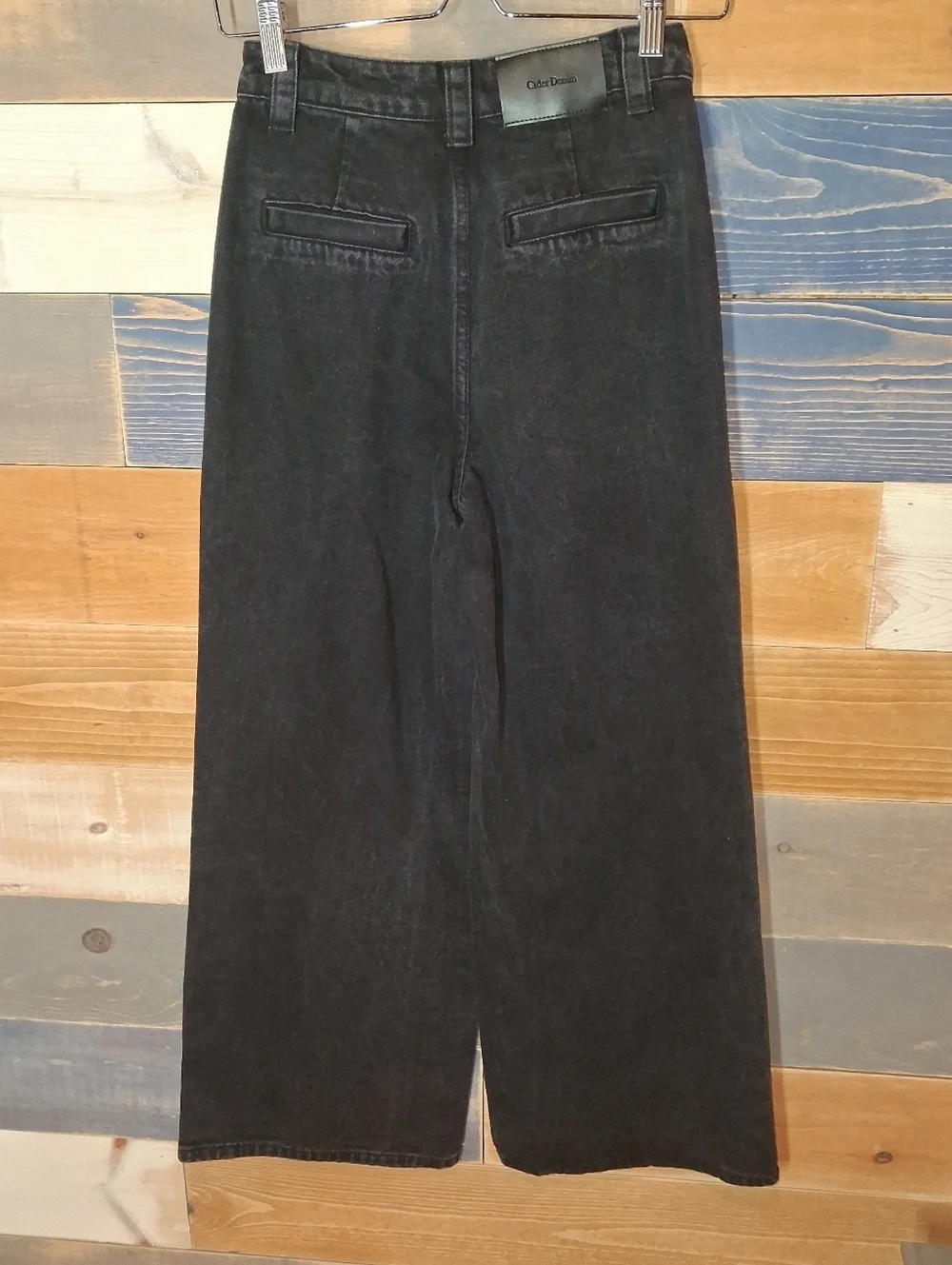 Cider High-Waisted Wide Leg Pleated Jean Black XXS